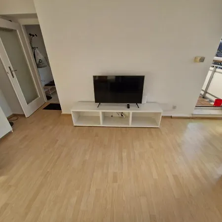 2 Bedroom In 4 People *